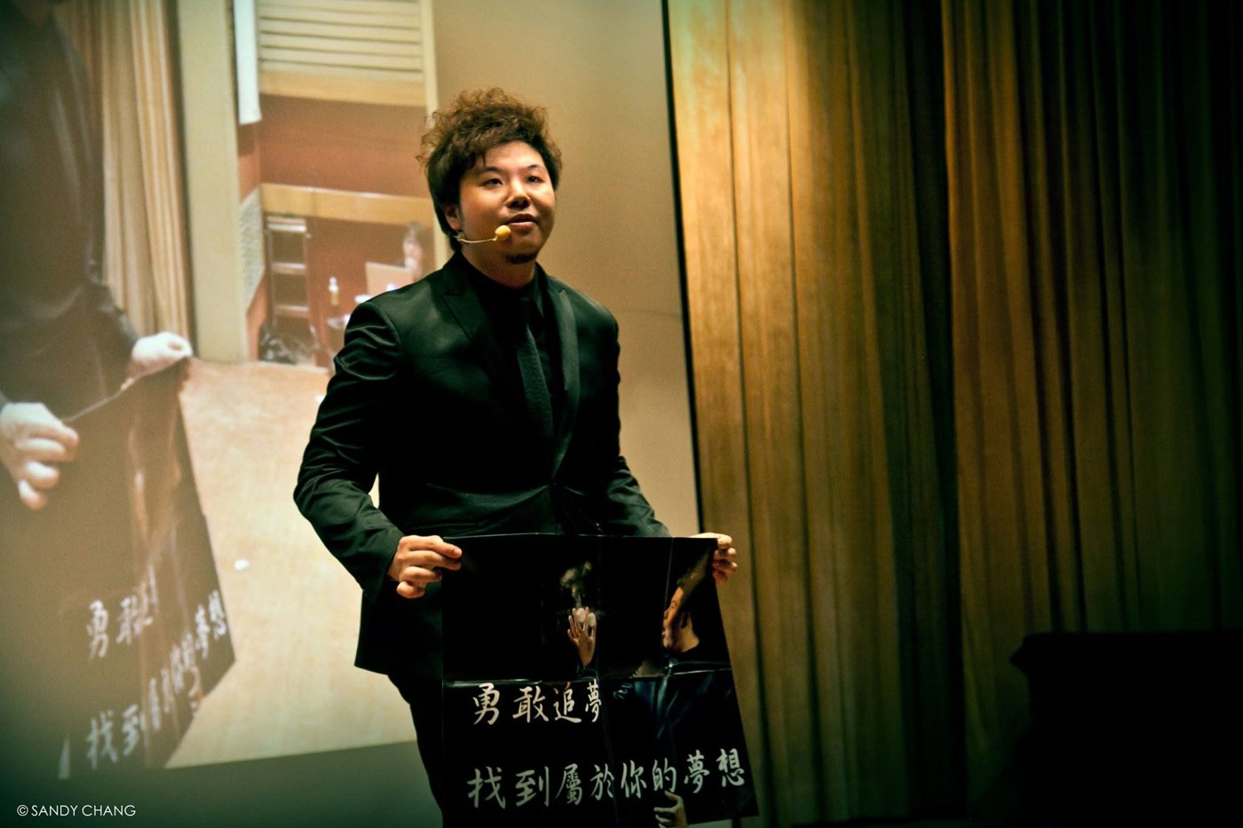 近距離魔術比賽《My First Gift》